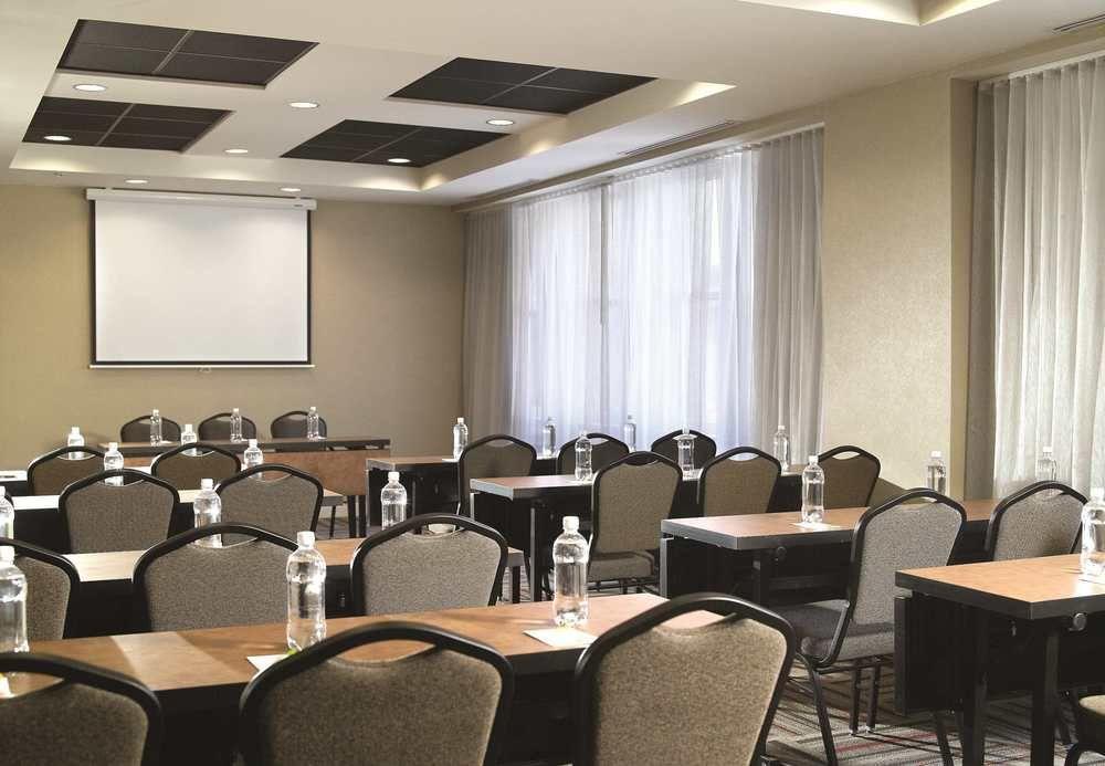 Отель Courtyard By Marriott Atlanta Downtown Экстерьер фото