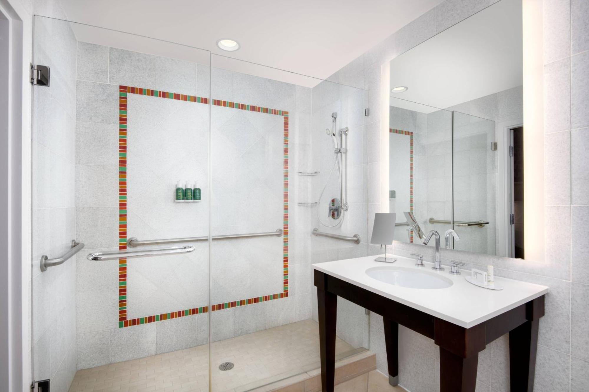Отель Courtyard By Marriott Atlanta Downtown Экстерьер фото