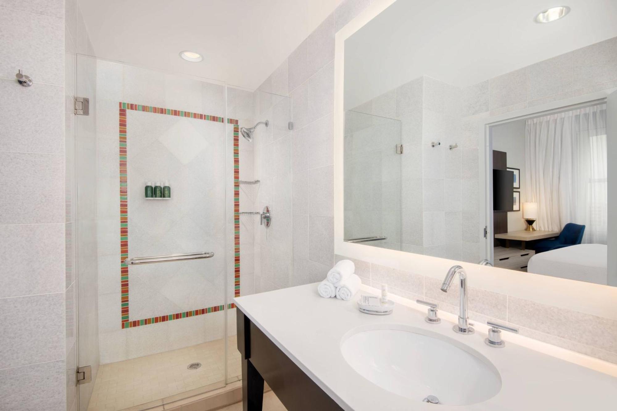 Отель Courtyard By Marriott Atlanta Downtown Экстерьер фото