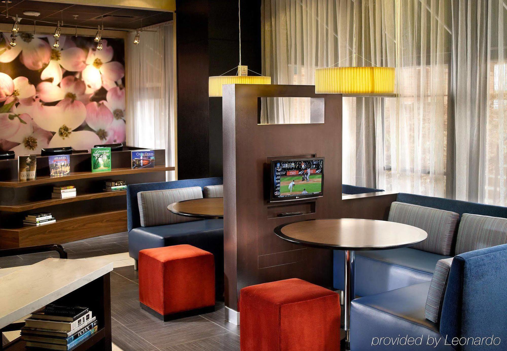 Отель Courtyard By Marriott Atlanta Downtown Экстерьер фото