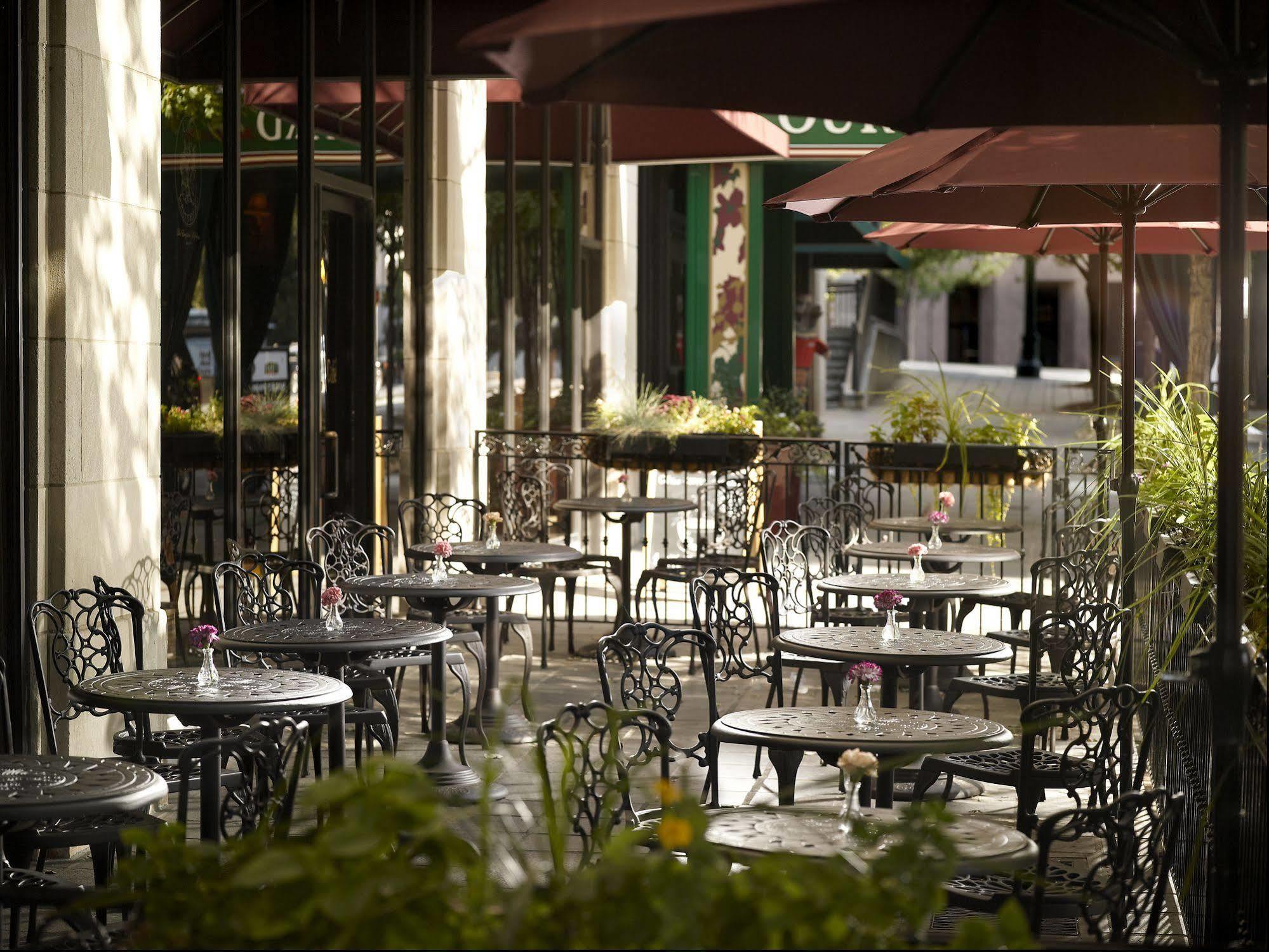 Отель Courtyard By Marriott Atlanta Downtown Экстерьер фото
