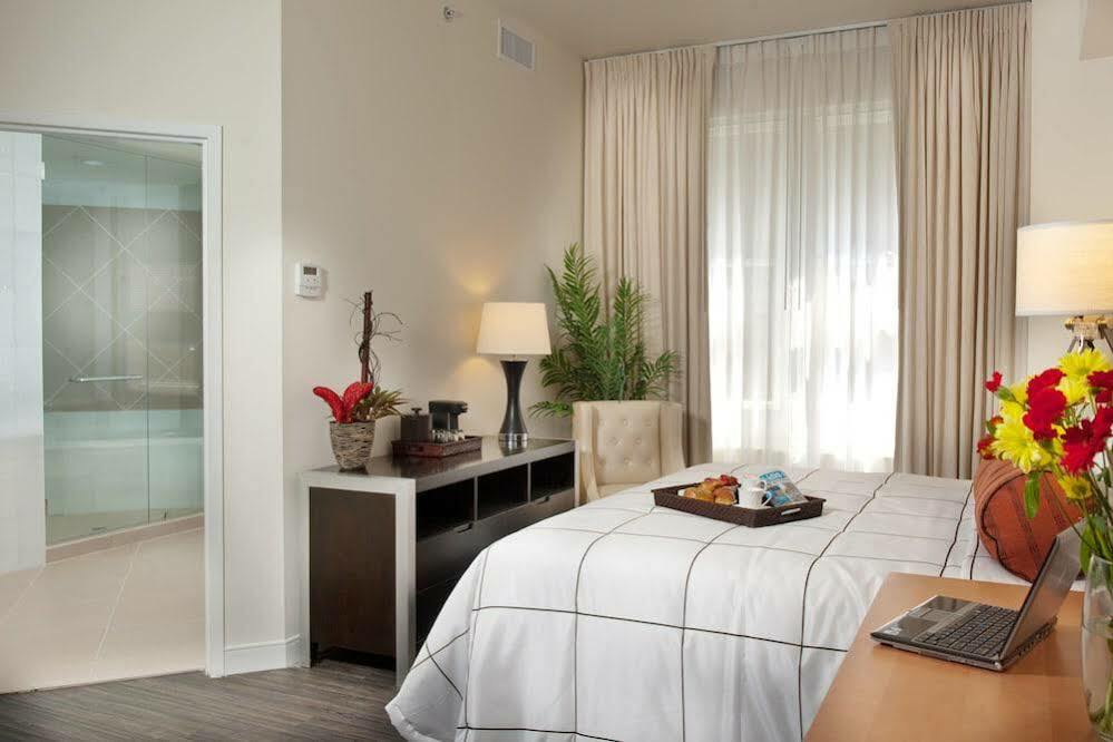 Отель Courtyard By Marriott Atlanta Downtown Экстерьер фото