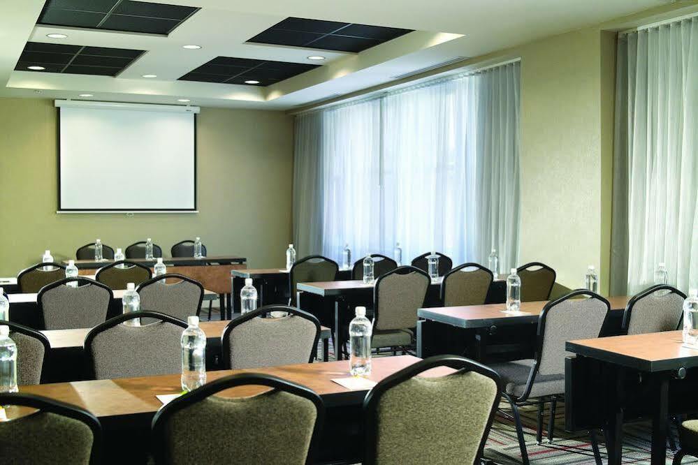 Отель Courtyard By Marriott Atlanta Downtown Экстерьер фото